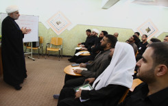 مركز علوم القرآن وتفسيره وطبعه يختتم الدورة التطويرية الأولى وهي بعنوان (كيف تكتب بحثاً قرآنياً على منهج الثقلين).