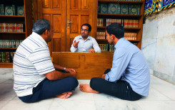 معهد القرآن الكريم في العتبة العباسية يقوم بمشروع تعليم القراءة الصحيحة لزائرين في الزيارة الشعبانية
