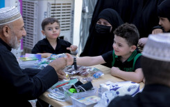 المجمع العلمي يستقبل آلاف الزائرين في محطاته التعليمية في محور بغداد – كربلاء