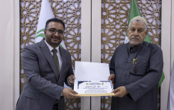 المجمع العلمي يكرم أساتذة مشروع تعليم القراءة الصحيحة لزائري الأربعين في الهندية