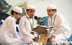 طلبة مشروع أمير القرّاء يشاركون في المحفل القرآني الأسبوعي لدار القرآن الكريم في العتبة العلوية المقدسة.